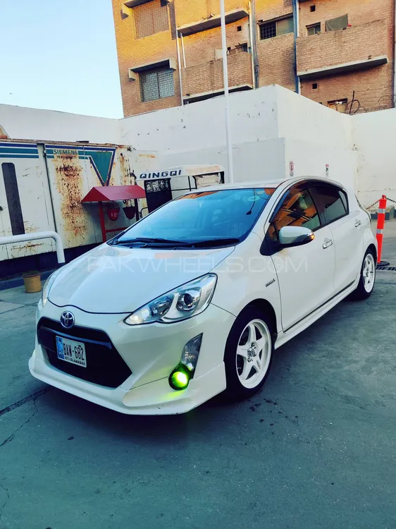 Toyota Aqua 2016 for Sale in Peshawar Image-1