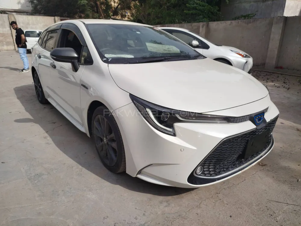 Toyota Corolla Touring 2020 for Sale in Karachi Image-1