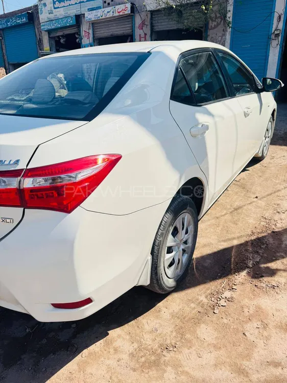 Toyota Corolla 2016 for Sale in Gojra Image-1