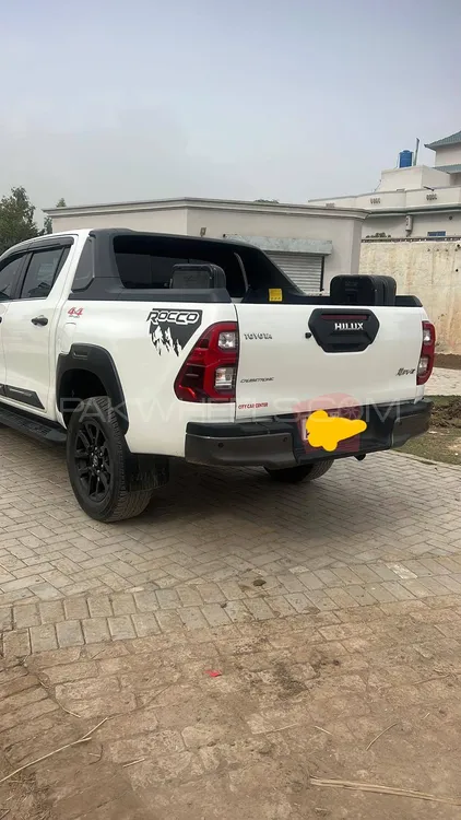 Toyota Hilux 2023 for Sale in Bhalwal Image-1