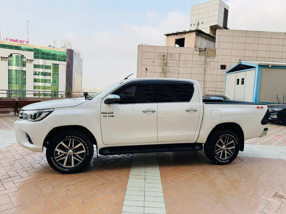 Toyota Hilux 2018 for Sale in Karachi Image-1