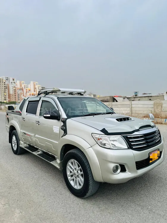 Toyota Hilux 2014 for Sale in Karachi Image-1