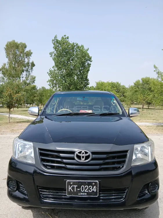 Toyota Hilux 2013 for Sale in Islamabad Image-1