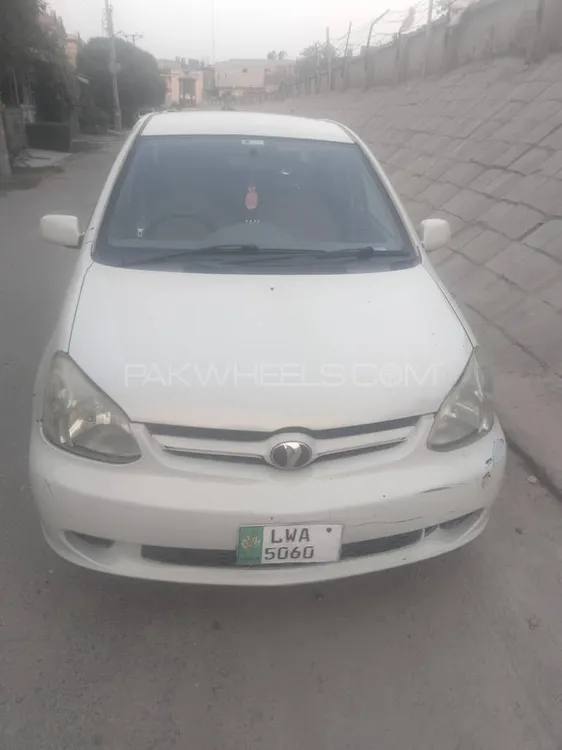 Toyota Platz 2004 for Sale in Lahore Image-1