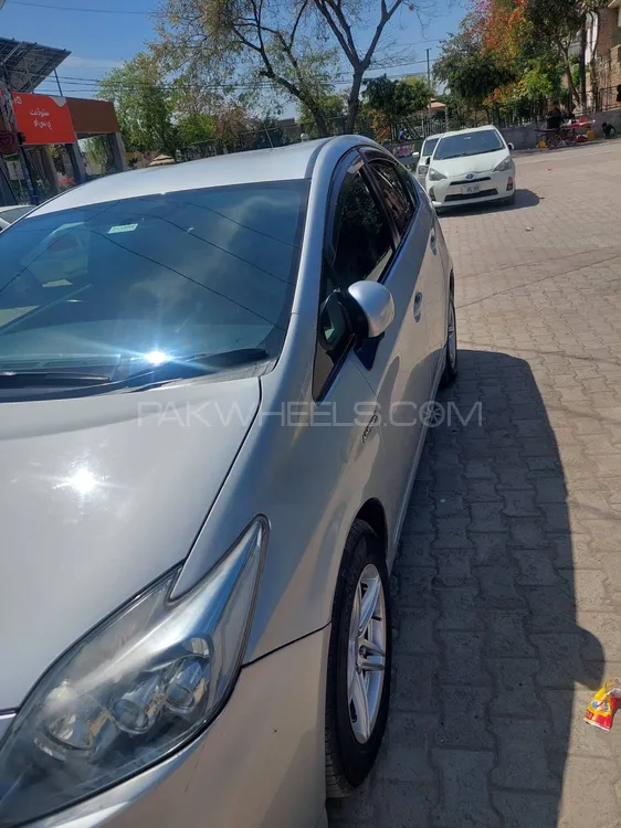 Toyota Prius 2011 for Sale in Peshawar Image-1