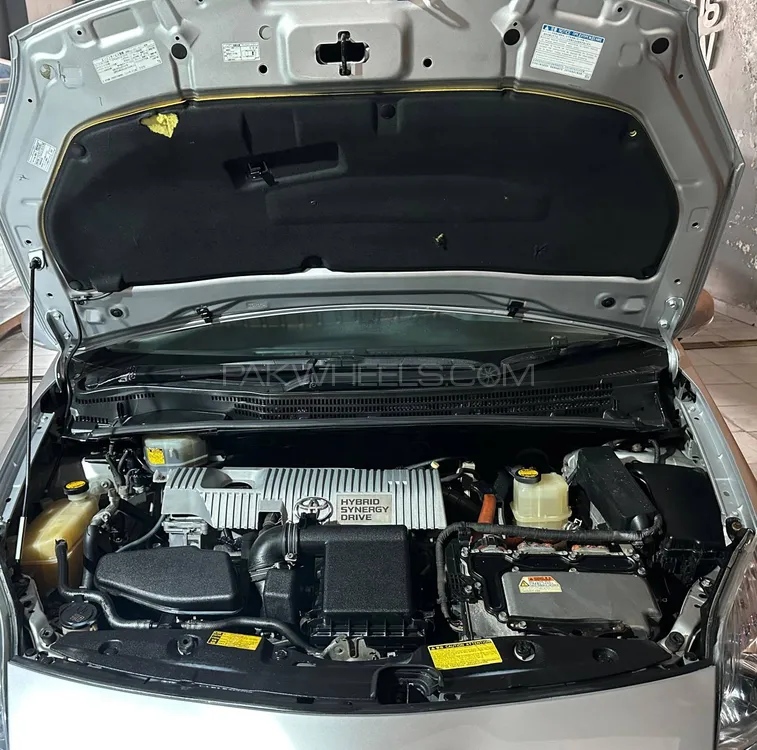 Toyota Prius 2010 for Sale in Lahore Image-1