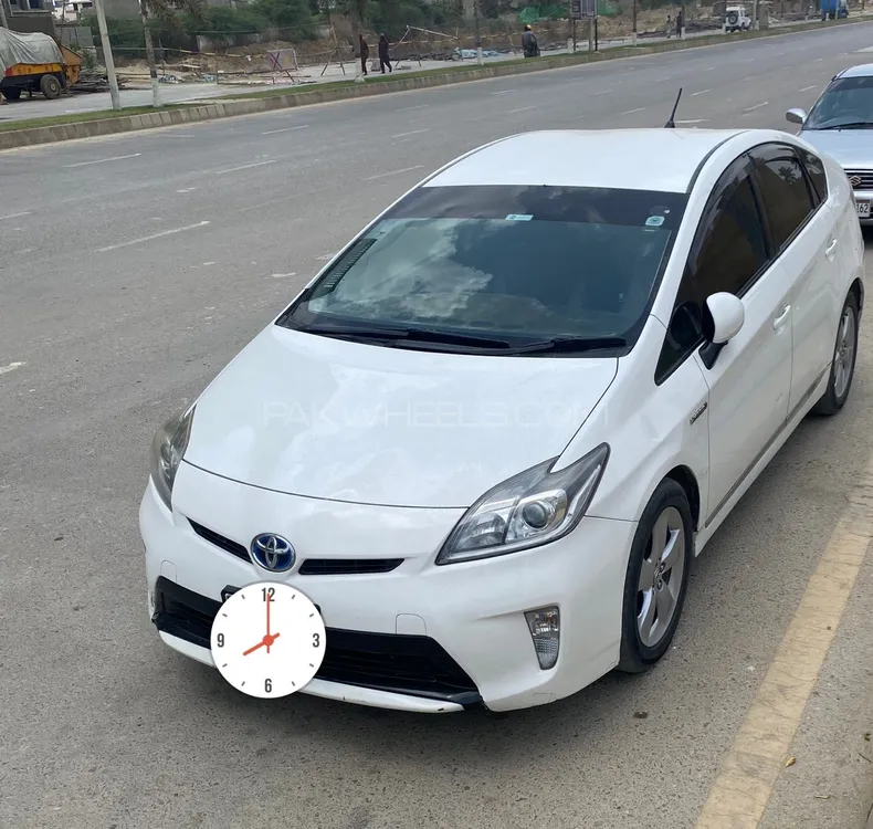 Toyota Prius 2015 for Sale in Karachi Image-1