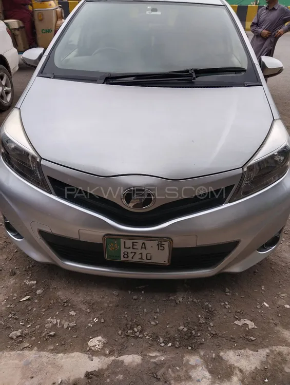 Toyota Vitz 2013 for Sale in Daska Image-1