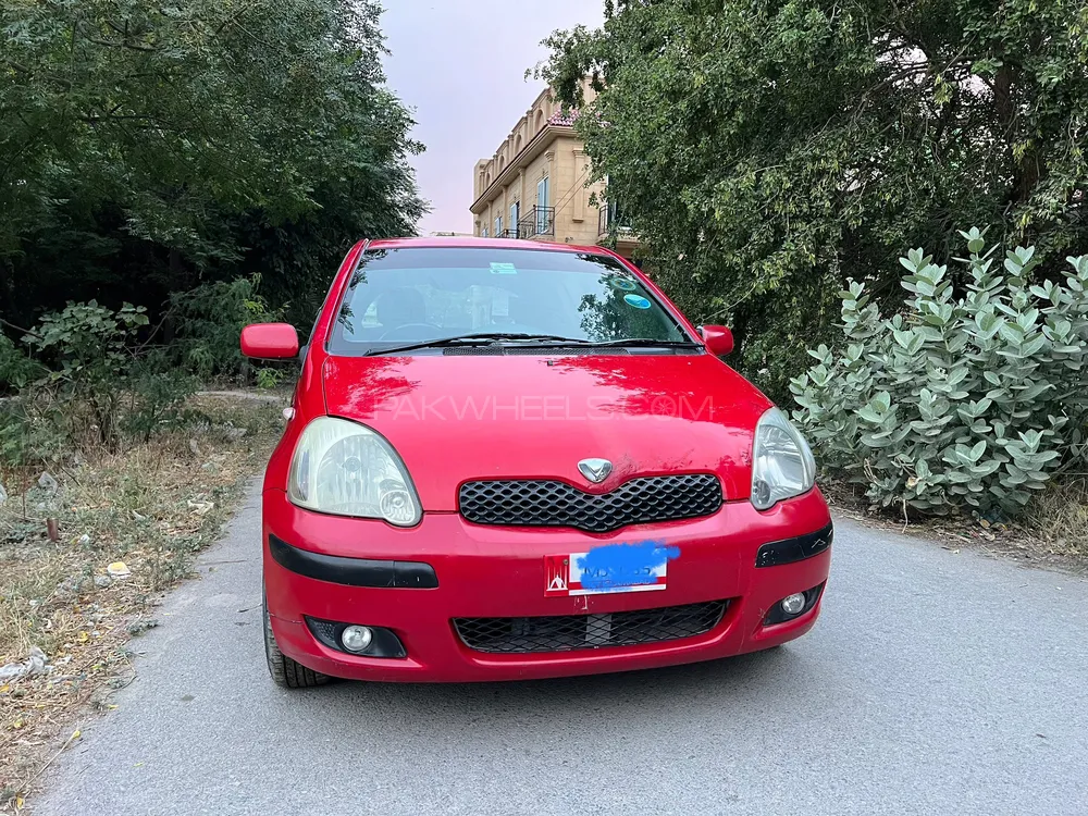 Toyota Vitz 2004 for Sale in Peshawar Image-1