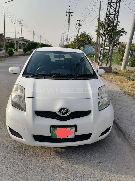 Toyota Vitz 2010 for Sale in Peshawar Image-1