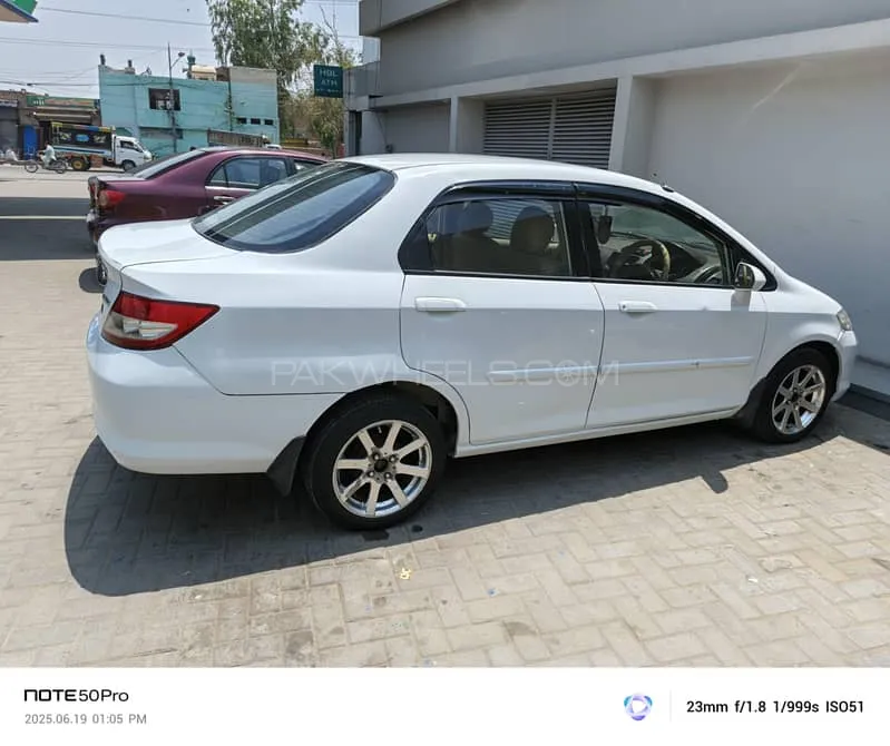 Honda City 2005 for Sale in Multan Image-1