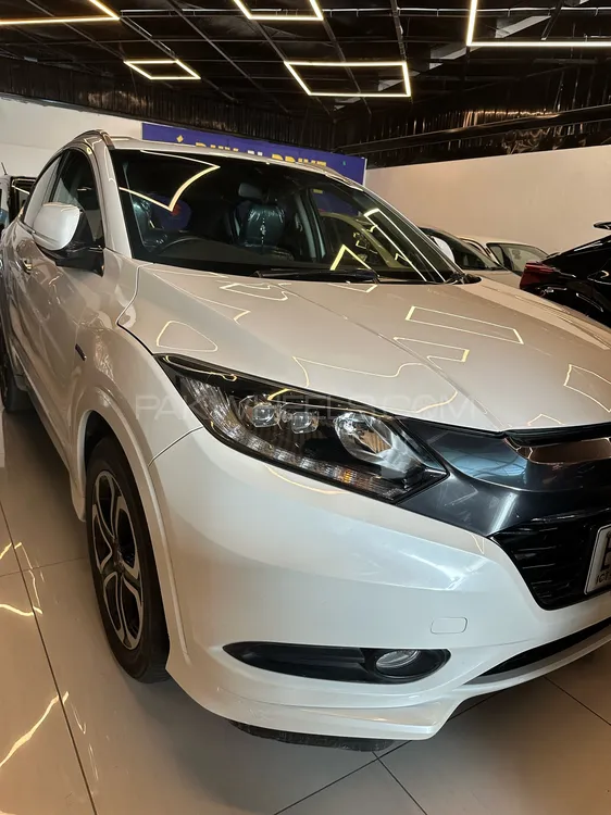 Honda Vezel 2015 for Sale in Islamabad Image-1