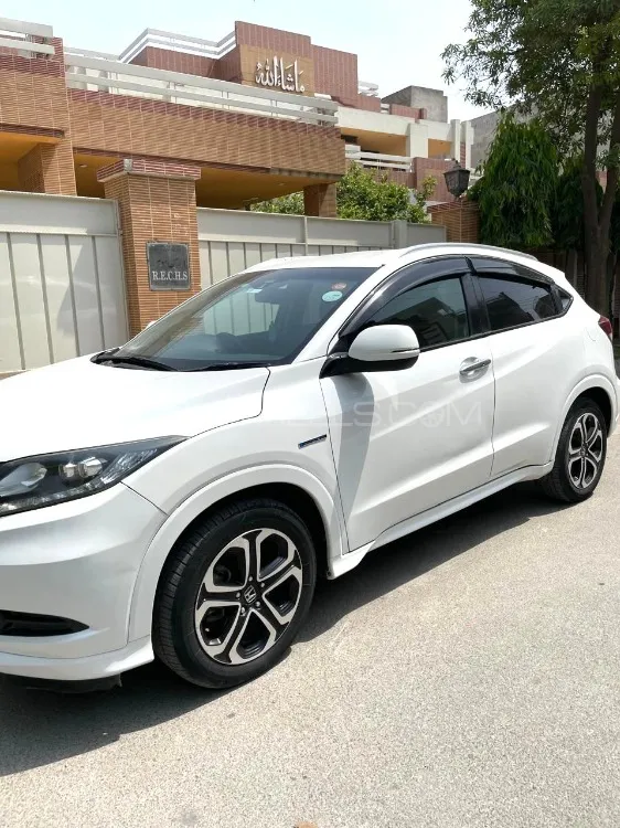 Honda Vezel 2018 for Sale in Lahore Image-1