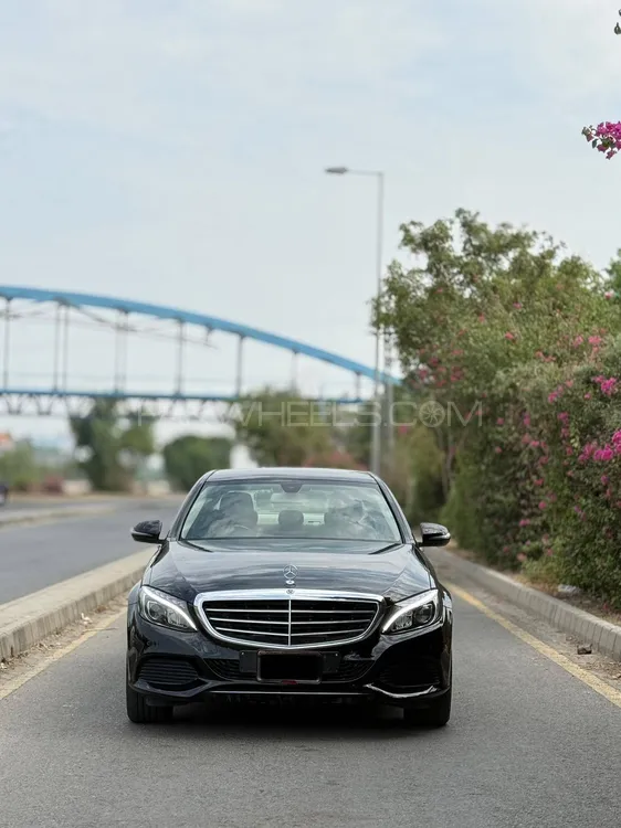 Mercedes Benz C Class 2018 for Sale in Lahore Image-1