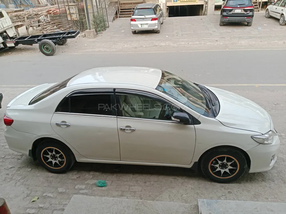 Toyota Corolla 2013 for Sale in Lahore Image-1