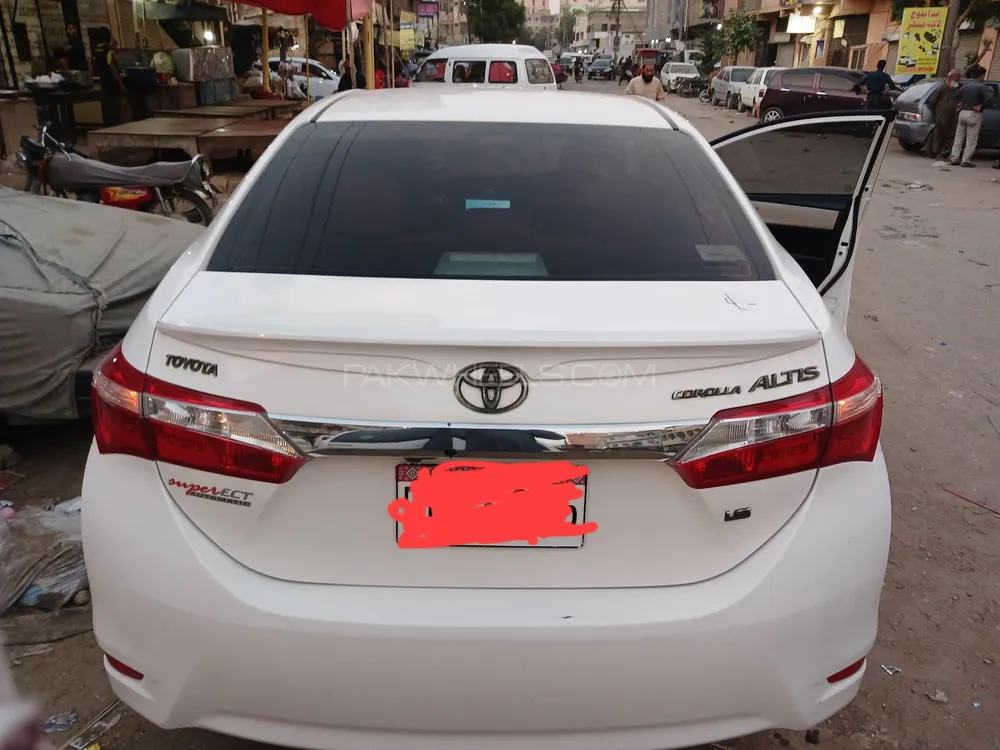 Toyota Corolla 2016 for Sale in Karachi Image-1