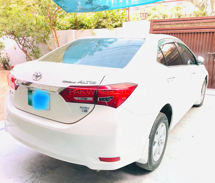 Toyota Corolla 2015 for Sale in Lahore Image-1