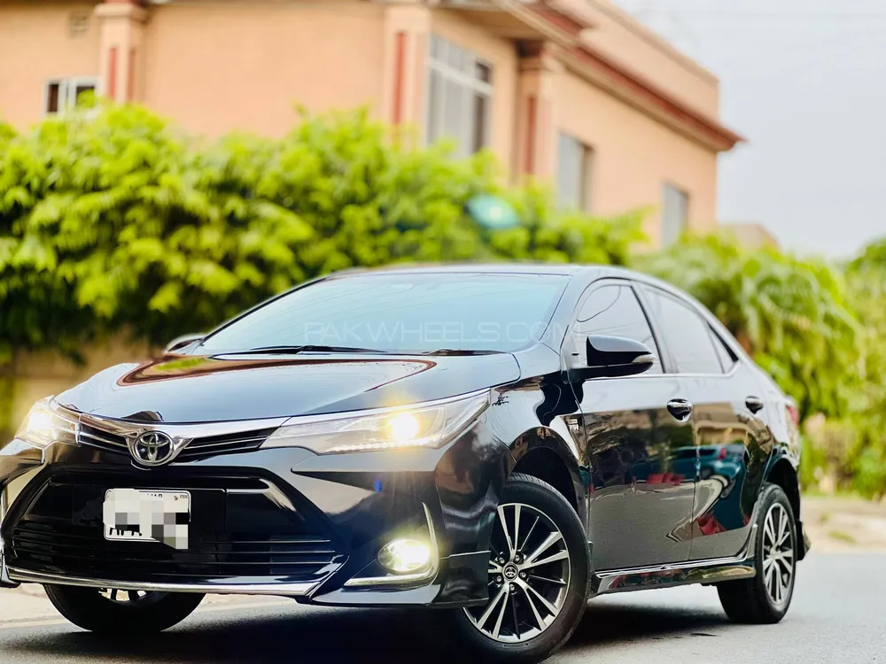 Toyota Corolla 2021 for Sale in Lahore Image-1