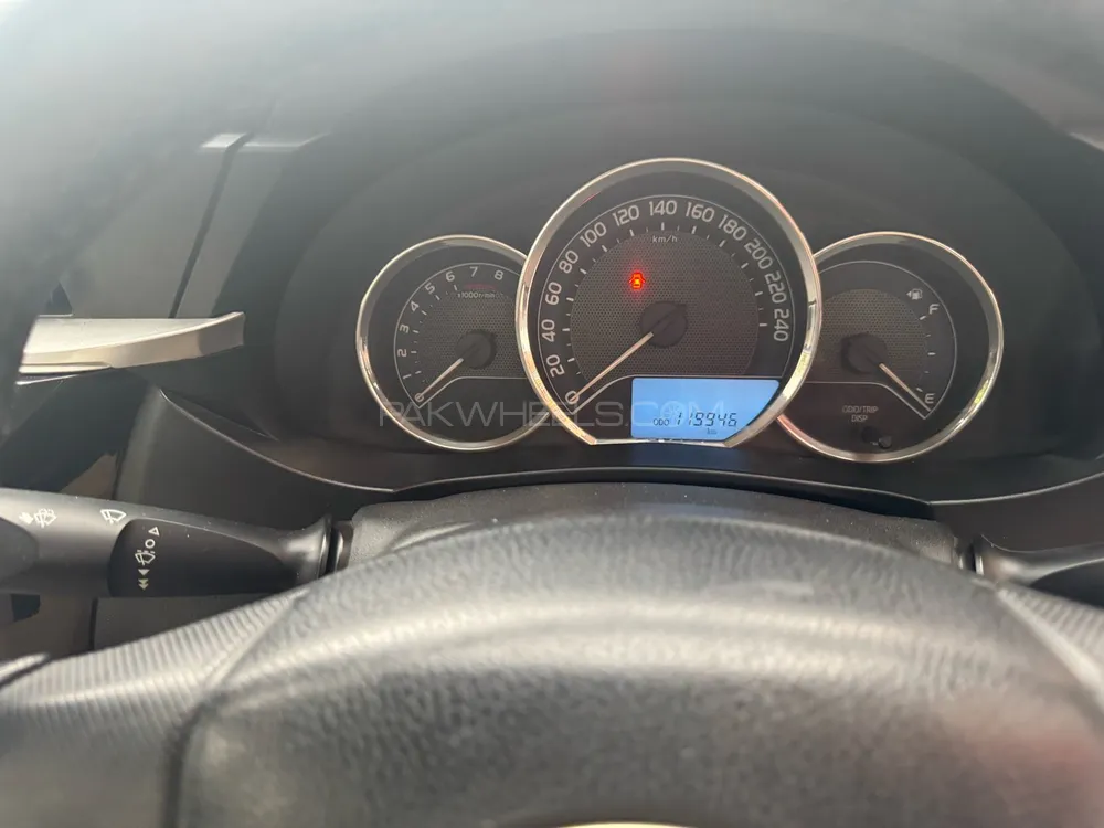 Toyota Corolla 2015 for Sale in Islamabad Image-1