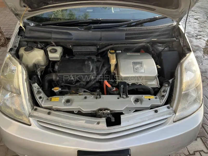Toyota Prius 2010 for Sale in Jhelum Image-1