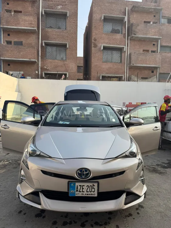 ٹویوٹا پریوس 2017 for Sale in پشاور Image-1