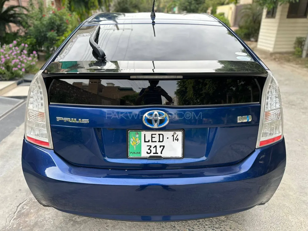 Toyota Prius 2010 for Sale in Arifwala Image-1
