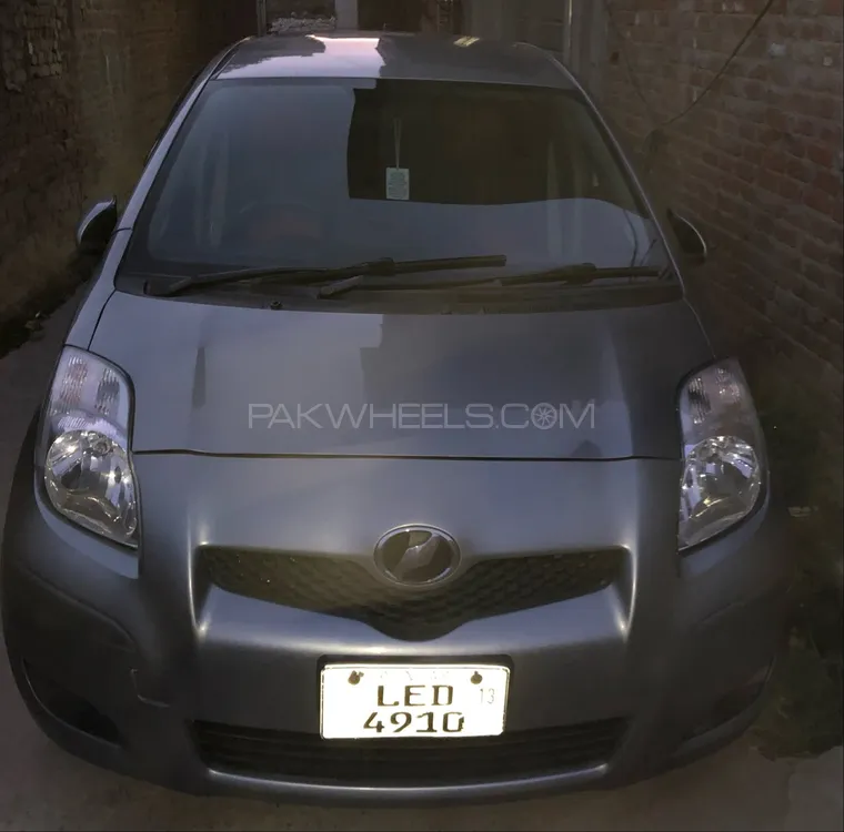 Toyota Vitz 2009 for Sale in Lala musa Image-1