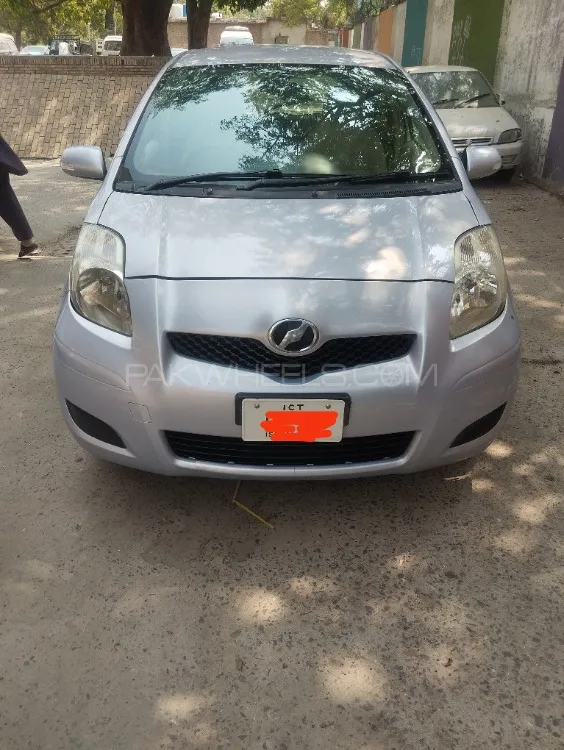 Toyota Vitz 2010 for Sale in Islamabad Image-1