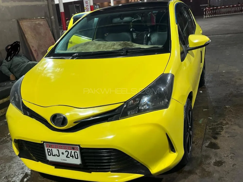 Toyota Vitz 2014 for Sale in Karachi Image-1