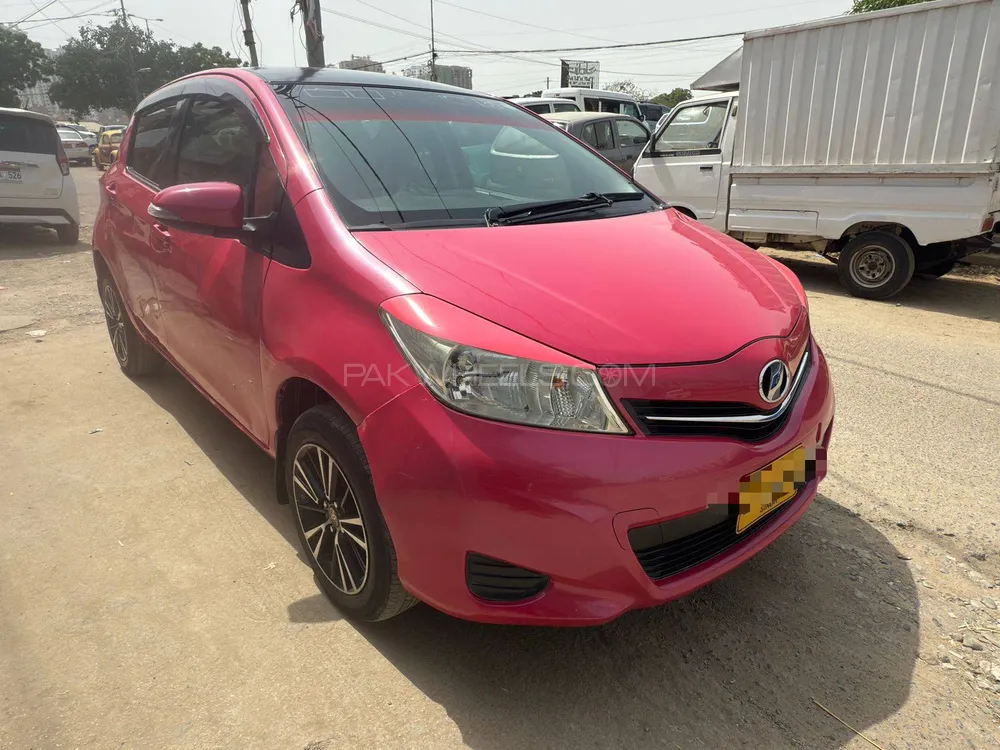 Toyota Vitz 2011 for Sale in Karachi Image-1