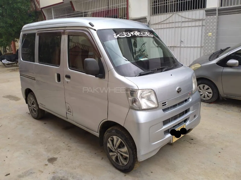 Toyota Pixis Van 2013 for Sale in Karachi Image-1