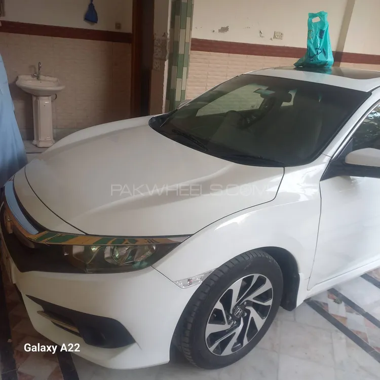 Honda Civic 2018 for Sale in Peshawar Image-1