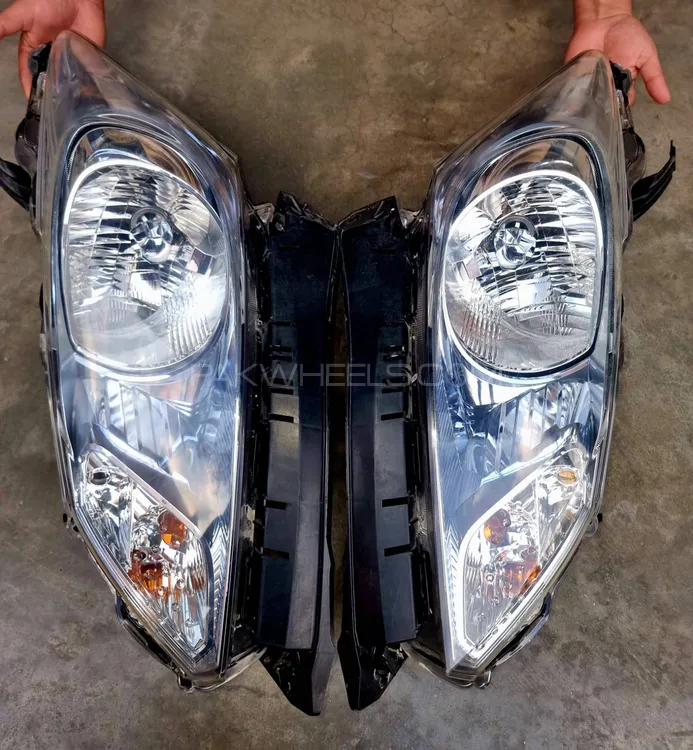 Honda freed front headlights hybrid Image-1
