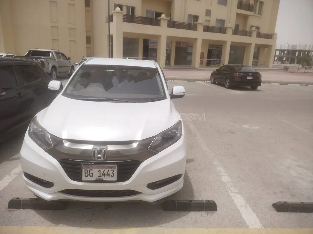 Honda Vezel 2016 for Sale in Karachi Image-1