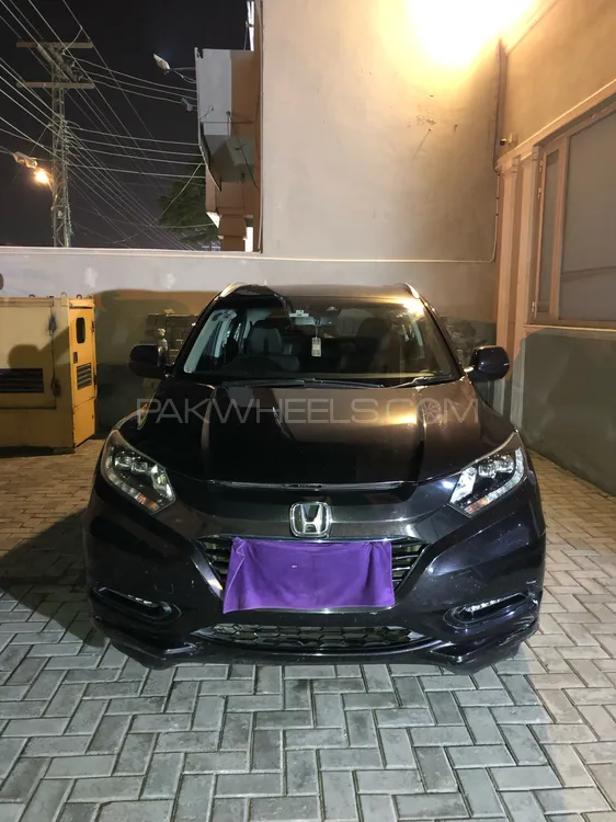 Honda Vezel 2017 for Sale in Lahore Image-1