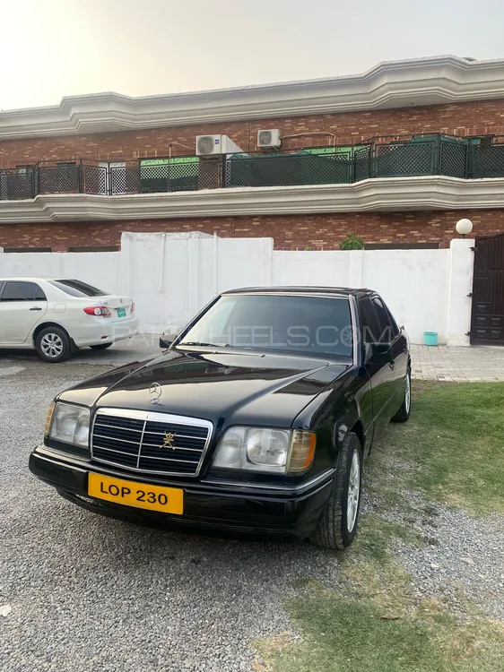 Mercedes Benz E Class 1986 for Sale in Peshawar Image-1