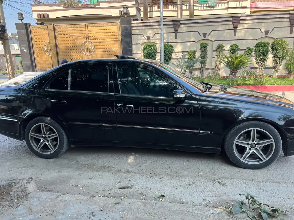Mercedes Benz E Class 2005 for Sale in Islamabad Image-1