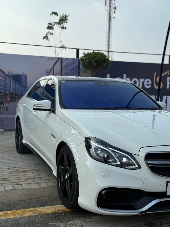 Mercedes Benz E Class 2010 for Sale in Lahore Image-1