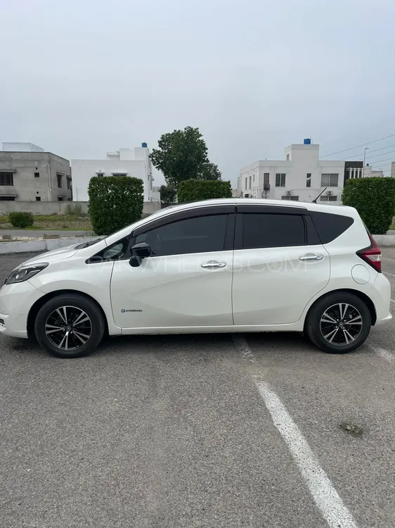 Nissan Note 2017 for Sale in Lahore Nissan Note 2017 for Sale in Lahore Image-4