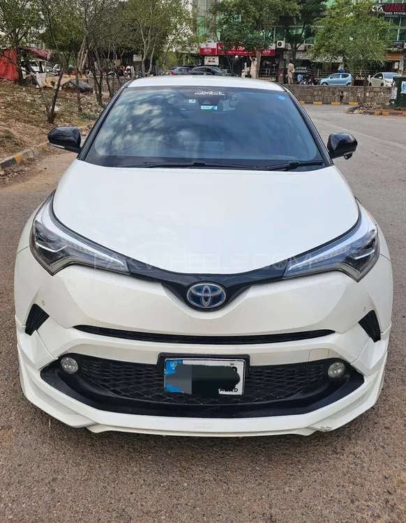 Toyota C-HR 2017 for Sale in Islamabad Image-1