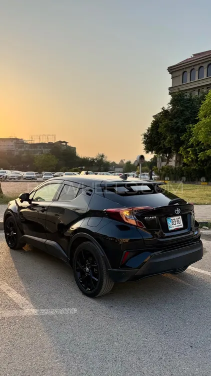 Toyota C-HR 2019 for Sale in Islamabad Image-1