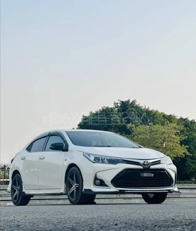 Toyota Corolla 2015 for Sale in Lahore Image-1