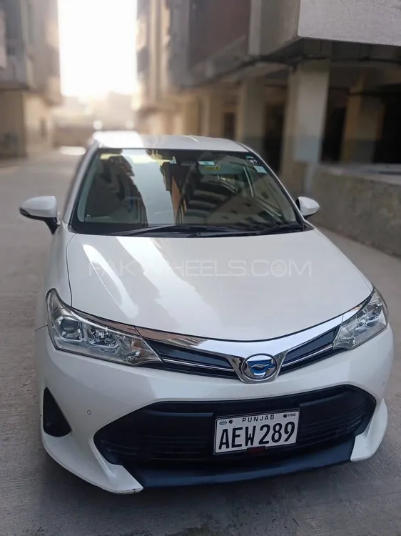 Toyota Corolla Axio 2019 for Sale in Islamabad Image-1