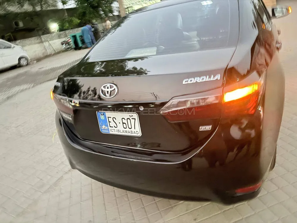Toyota Corolla 2015 for Sale in Gujrat Image-1