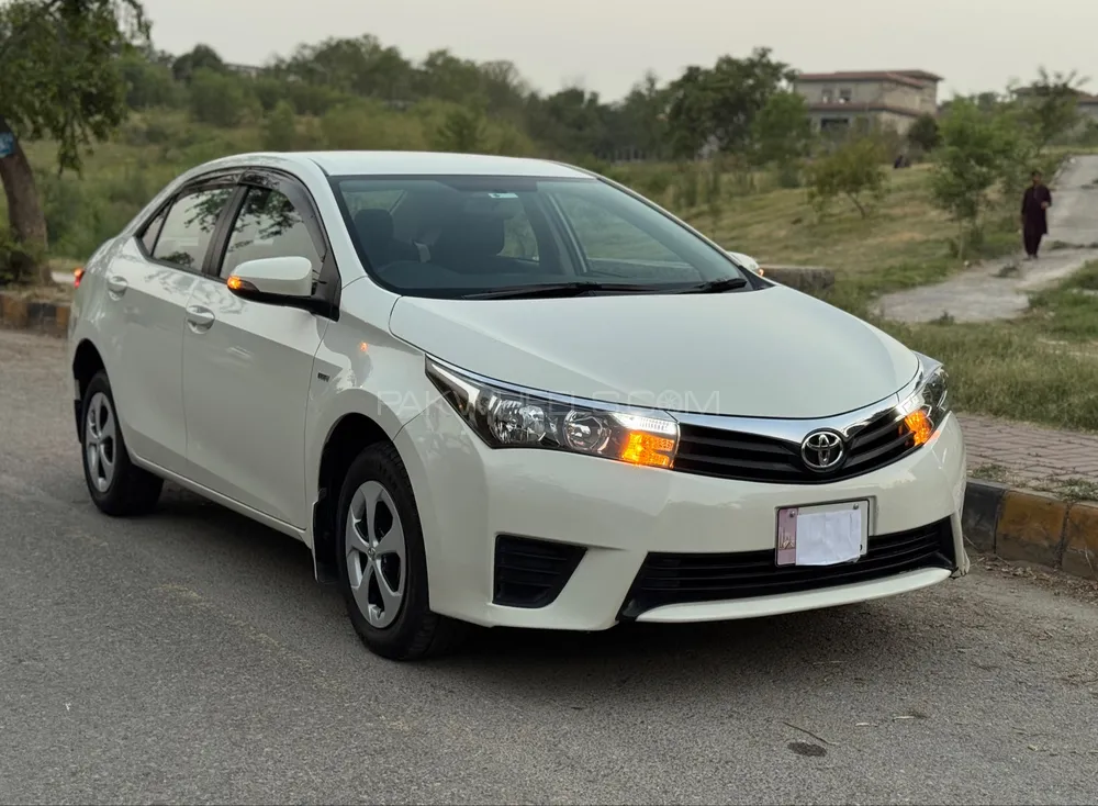 Toyota Corolla 2017 for Sale in Islamabad Image-1