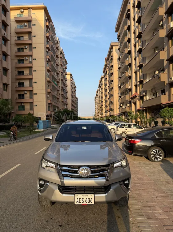 Toyota Fortuner 2019 for Sale in Lahore Image-1