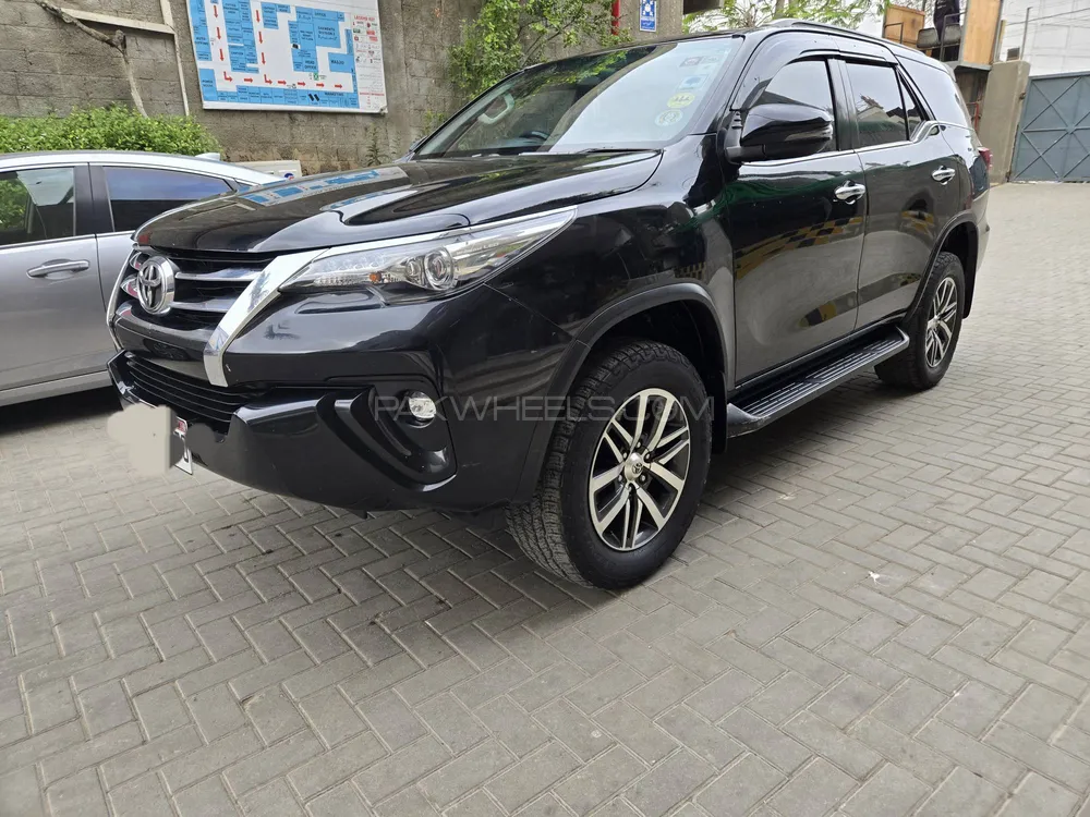 Toyota Fortuner 2019 for Sale in Karachi Image-1
