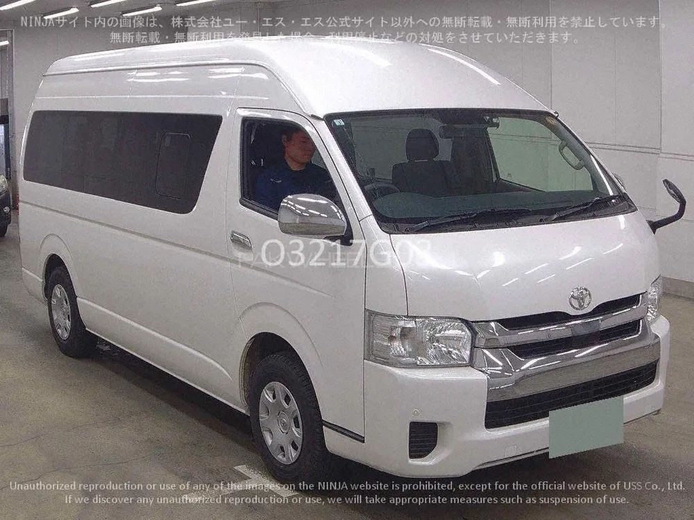 Toyota Hiace 2020 for Sale in Karachi Image-1