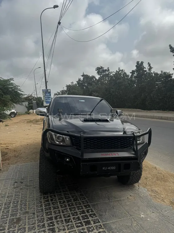 Toyota Hilux 2011 for Sale in Karachi Image-1