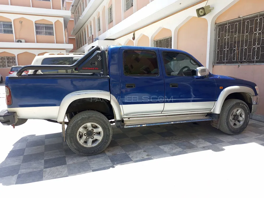 Toyota Hilux 2003 for Sale in Karachi Image-1
